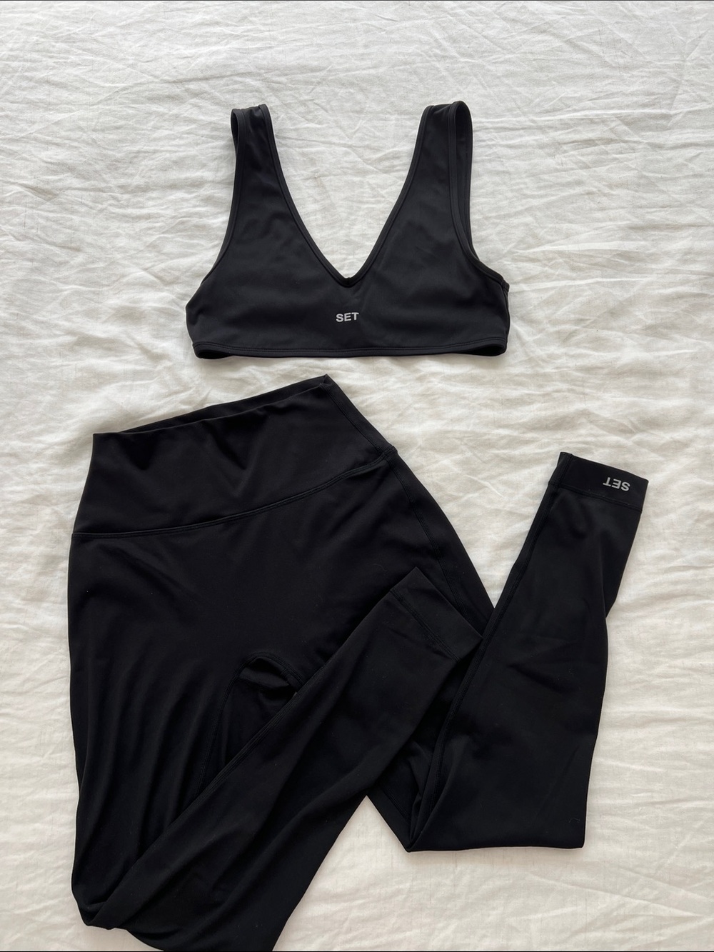SET Active Black V-Neck Sports Bra & High-Waist Leggings